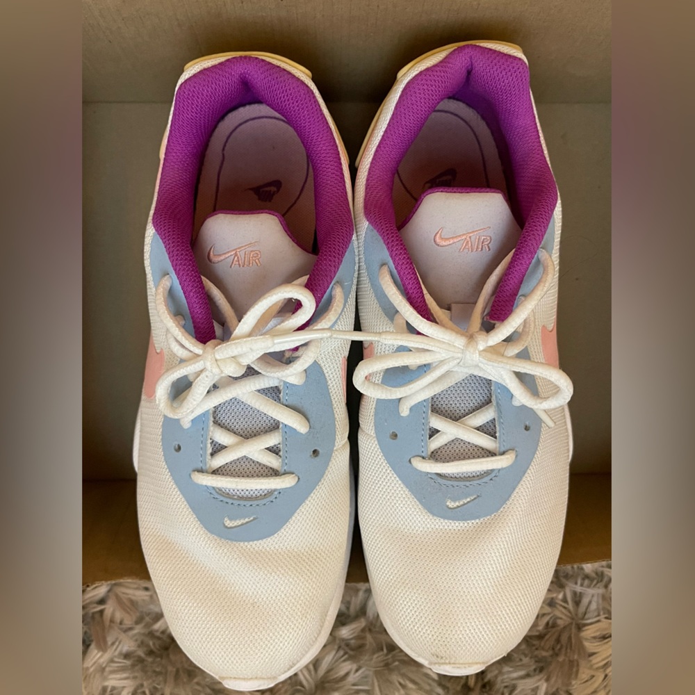 Women’s Nike Air Max Oketo